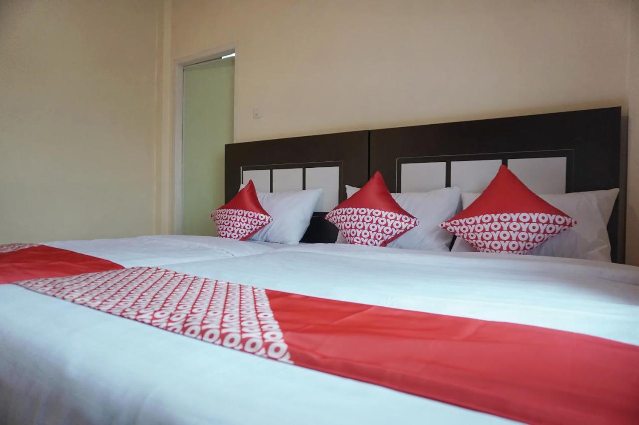 Oyo 1394 Rumaisa Homestay Syariah Pekanbaru Exterior foto